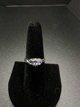 10k white gold ring w tanzanite stones