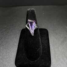 10k gold ring w alexandrite stone
