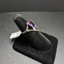 10k gold ring w alexandrite stone