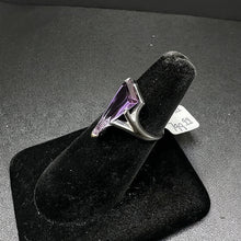 10k gold ring w alexandrite stone