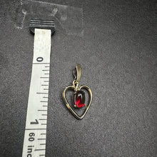10k yellow gold heart pendant w garnet