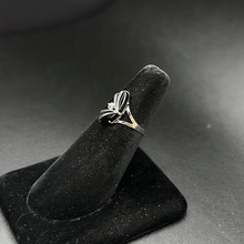 10k white gold ring w black onyx stone & diamond