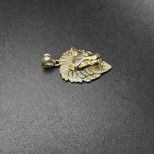 10k yellow gold lion face pendant w cubic zirconias