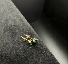 10k gold stud earrings w lab grown emeralds