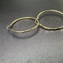 14k yellow gold hoop earrings (2 pairs )