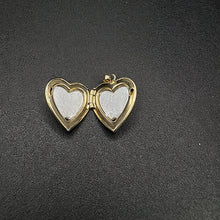 14k gold heart picture pendant