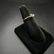 14k gold ring w 15pt diamond