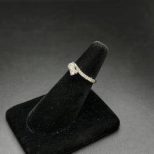 14k gold ring w 2 20pt diamonds