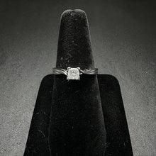 14k gold ring W 25pt diamond