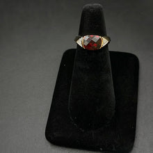 14k gold ring w checkerboard garnet