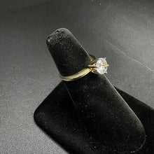 14k gold ring w CZ stone