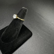 14k gold ring w CZ stone