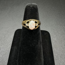 14k gold ring w diamonds & opal stone