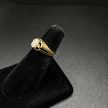 14k gold ring w diamonds & opal stone