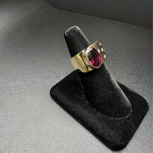 14k gold ring w garnet & diamonds (12.3)