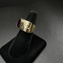 14k gold ring w garnet & diamonds (12.3)