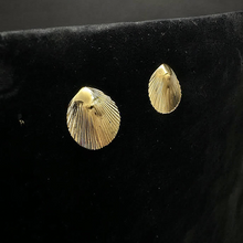 14k yellow gold shell stud earrings