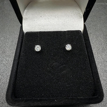 14k yellow gold diamond stud earrings
