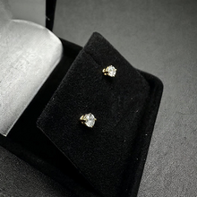 14k yellow gold diamond stud earrings