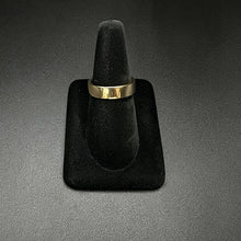 14k gold wedding band (10.9)