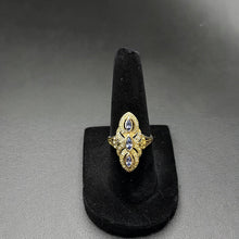 14k gold ring w tanzanite stones