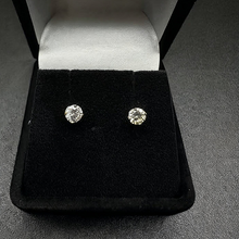 14k yellow gold diamond stud earrings