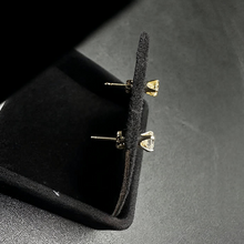 14k yellow gold diamond stud earrings