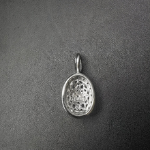 14k white gold flower encrusted diamonds pendant