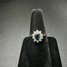 14K white gold flower ring w sapphire stone & diamonds