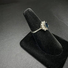 14K white gold flower ring w sapphire stone & diamonds