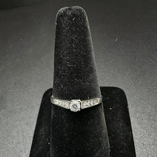 14k white gold ring w diamonds