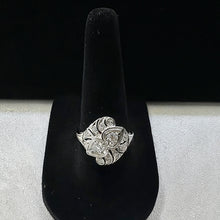 14k white gold ring w diamonds