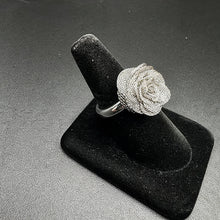 14k white gold rose ring (7.2)