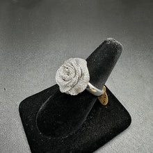 14k white gold rose ring (7.2)