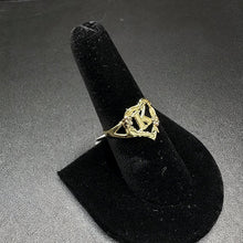 14k yellow gold heart ring w K
