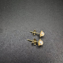 14k yellow gold flower pearl stud earrings