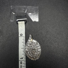 14k yellow gold pendant w multiple diamonds