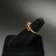 14k yellow gold ring w 5 garnet stones