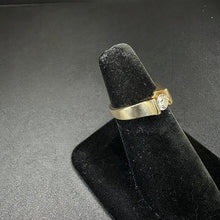 14k gold ring w a 41pt diamond