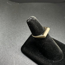 14k yellow gold ring w coral stone