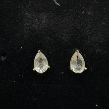 14k yellow gold stud earrings clear stones