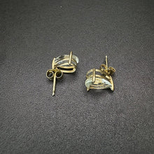 14k yellow gold stud earrings clear stones