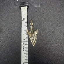 14k yellow gold arrow pendant