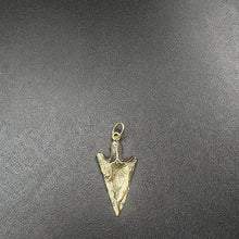 14k yellow gold arrow pendant