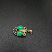 14k yellow gold pendant w jade stones