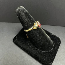 14k yellow gold ring w garnet stone & diamonds