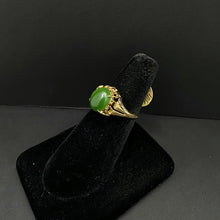 18k gold ring w jade stone