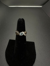 14k gold ring w aquamarine center stone & CZS