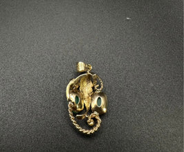 14k gold pendant w jade stones