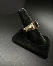 10k gold men’s ring w square garnet & diamonds